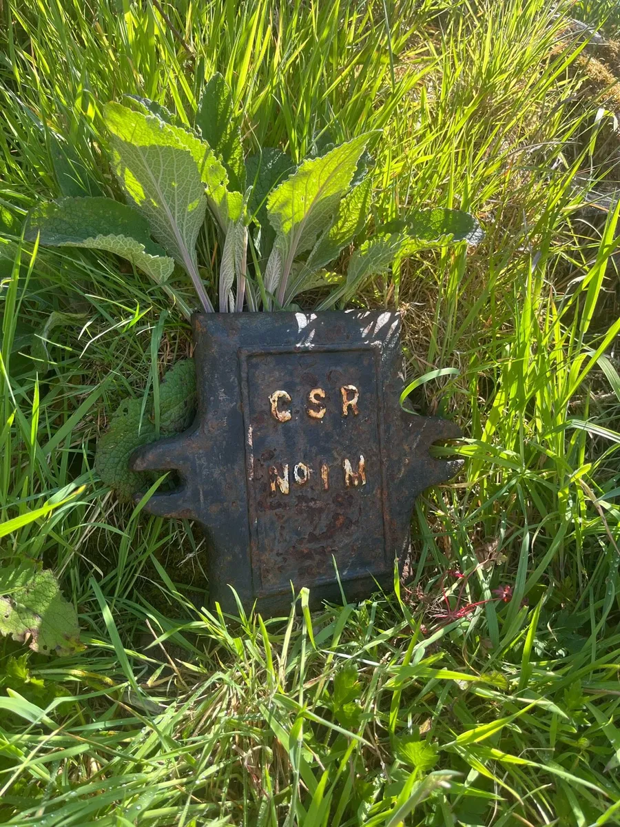 Original Great Southern Railway Cast Iron Sign - Image 3