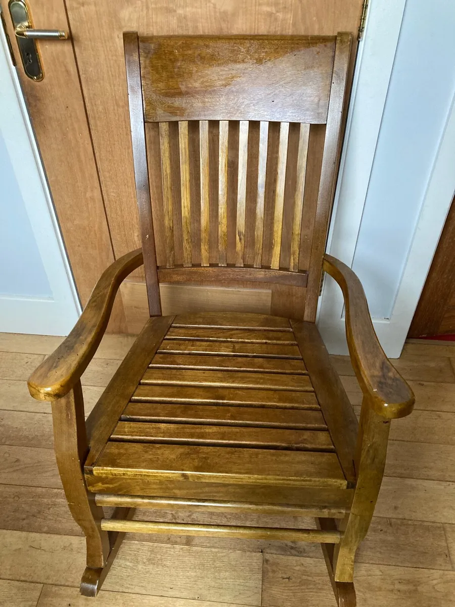 Wooden rocking chair - Image 1