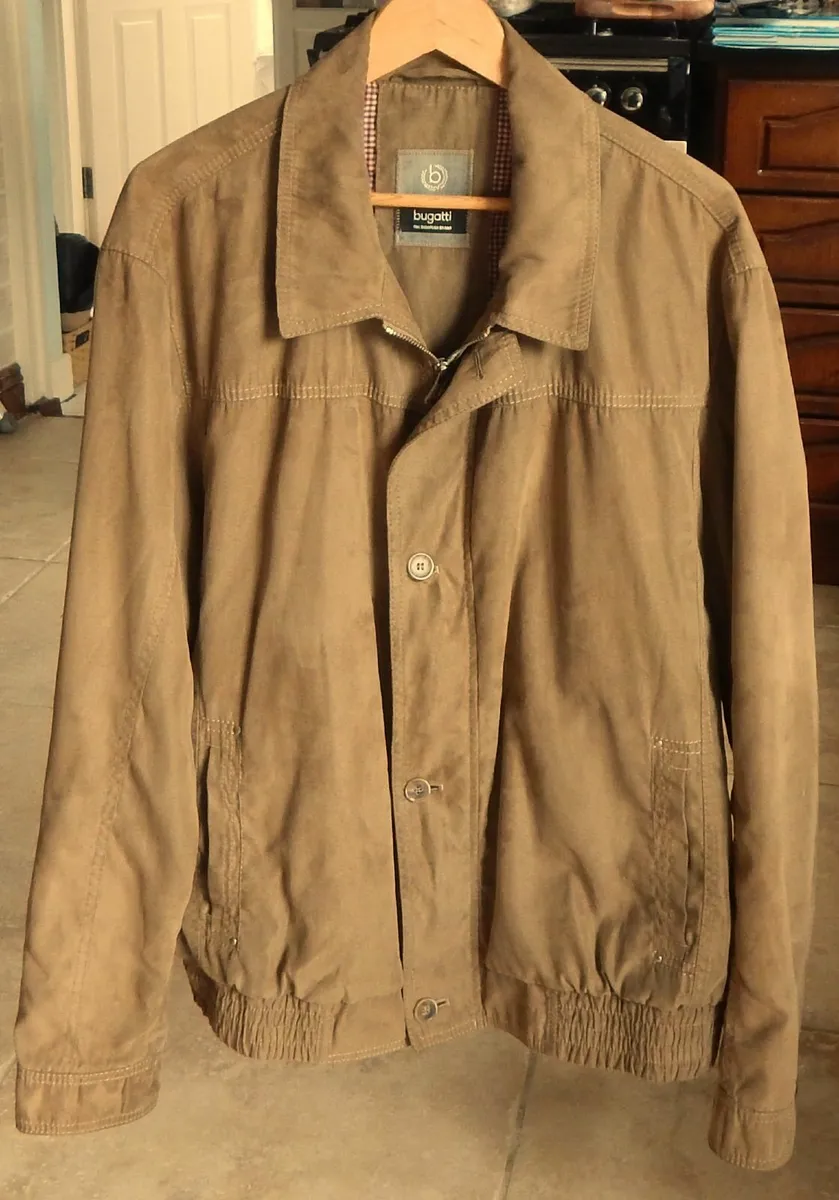 Gents Bugatti Jacket, Size 48R - Image 1