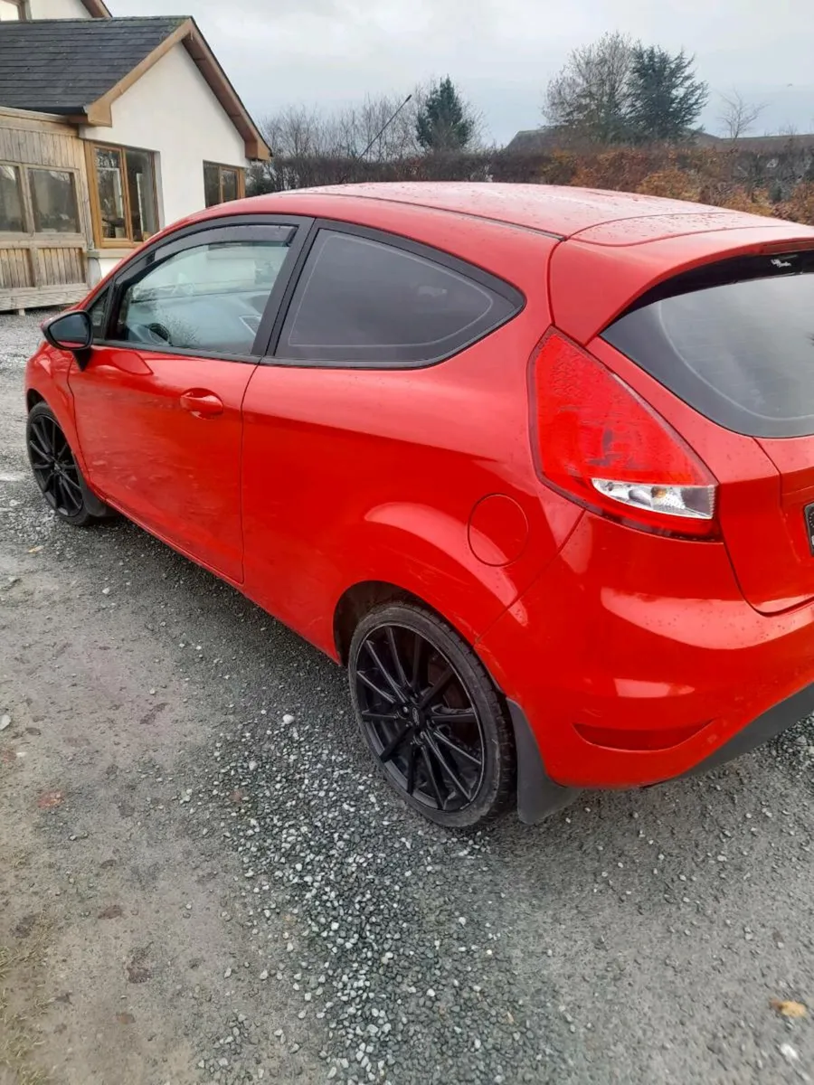 Ford fiesta automatic - Image 4