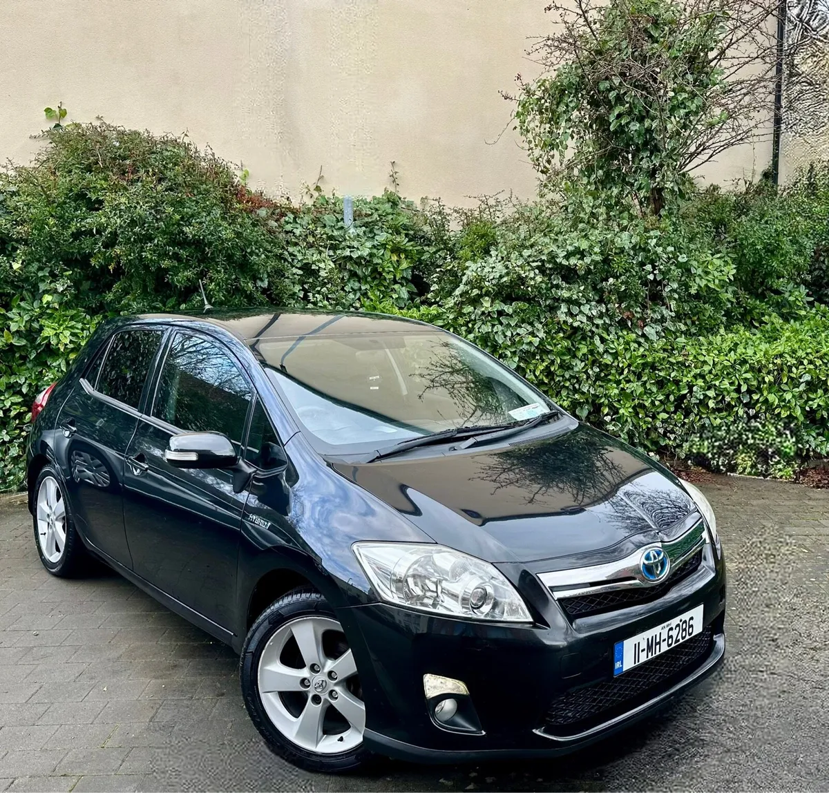 €5250 2011 Toyota Auris Hybrid Auto Self Charge - Image 1