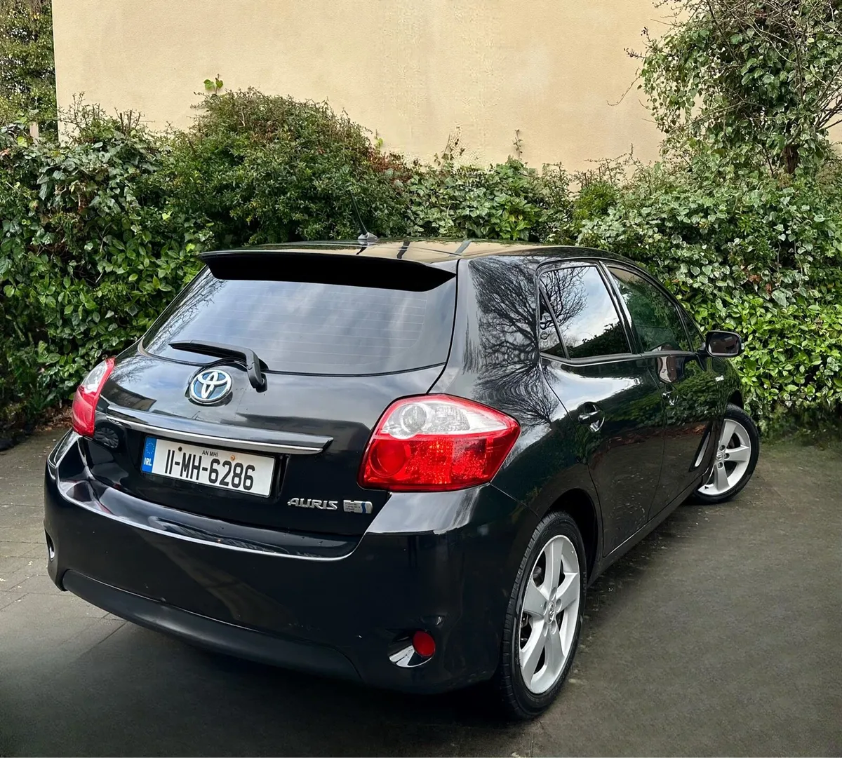 €5250 2011 Toyota Auris Hybrid Auto Self Charge - Image 4