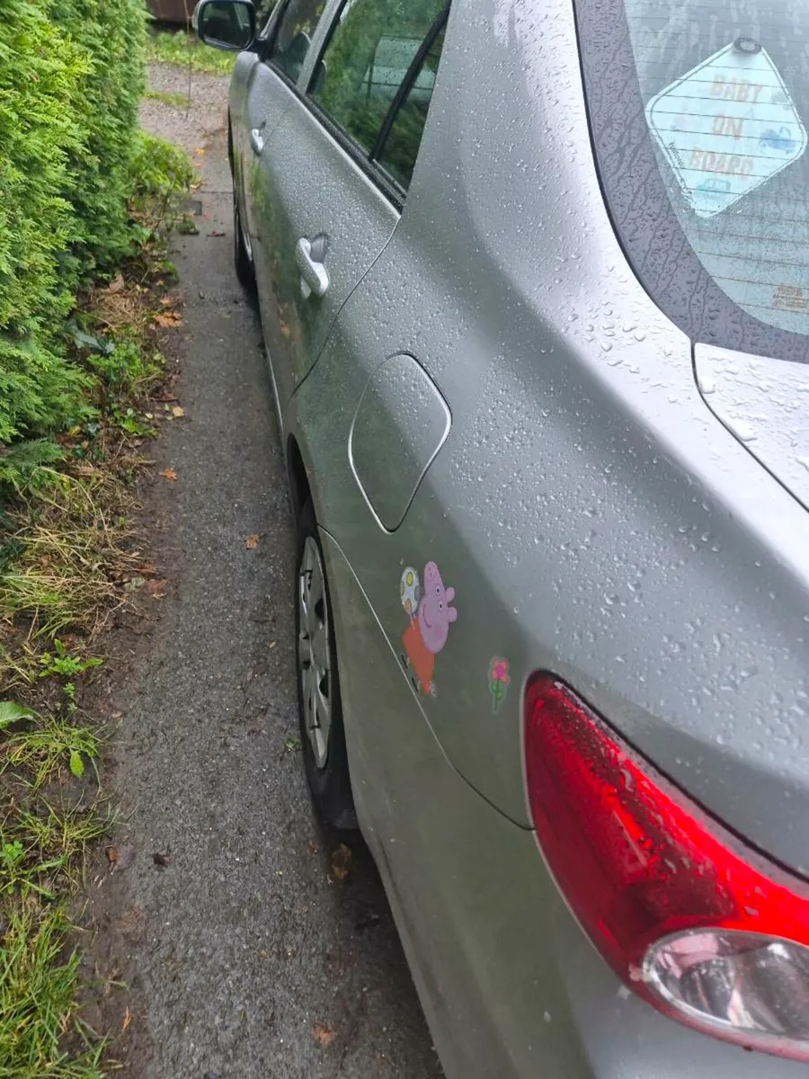 Toyota corolla - Image 4