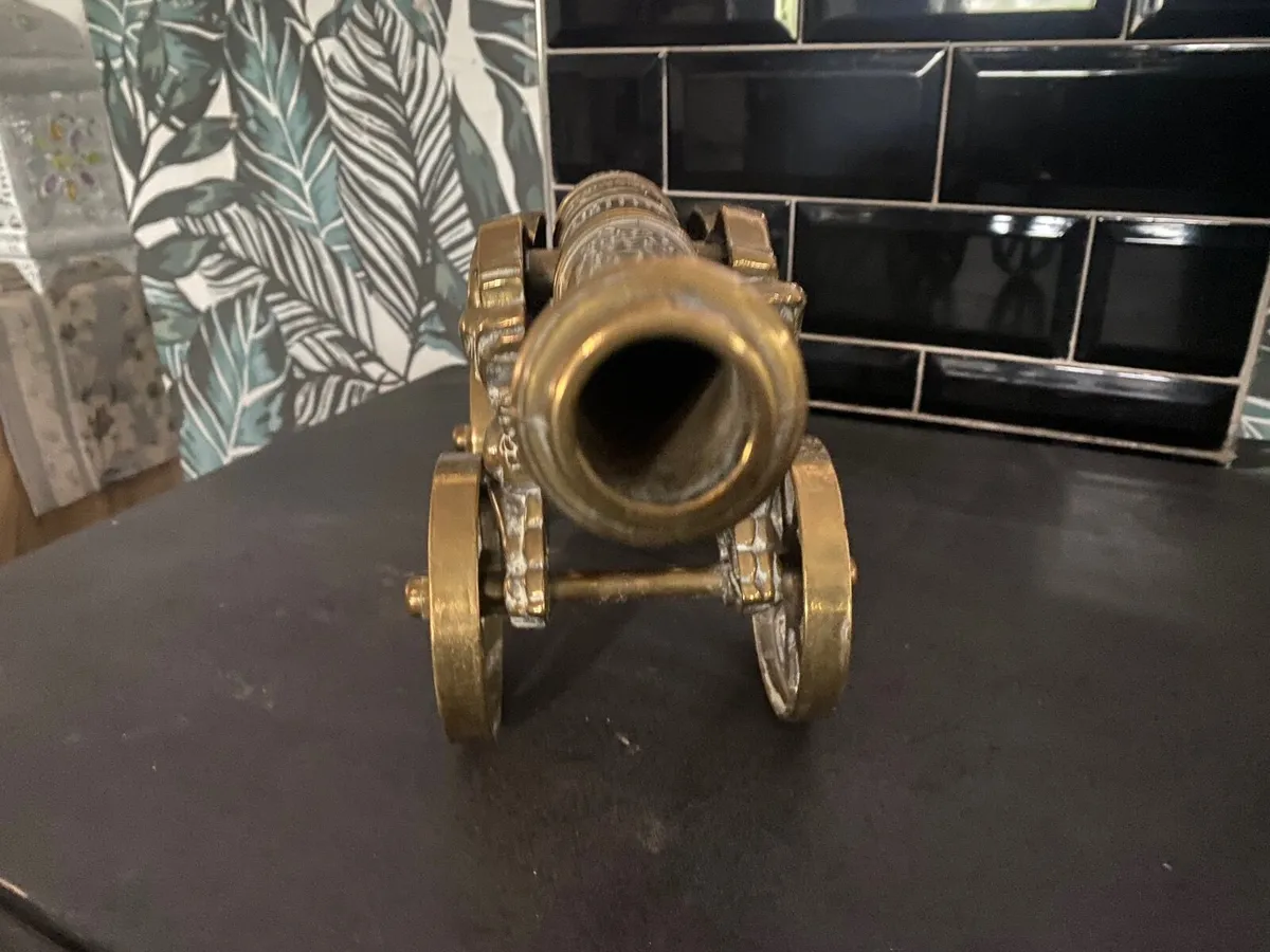 Beautiful Antique brass cannon - Image 2