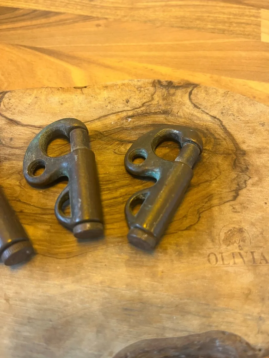 Antique Brass Sailing Jib Hanks - Image 3