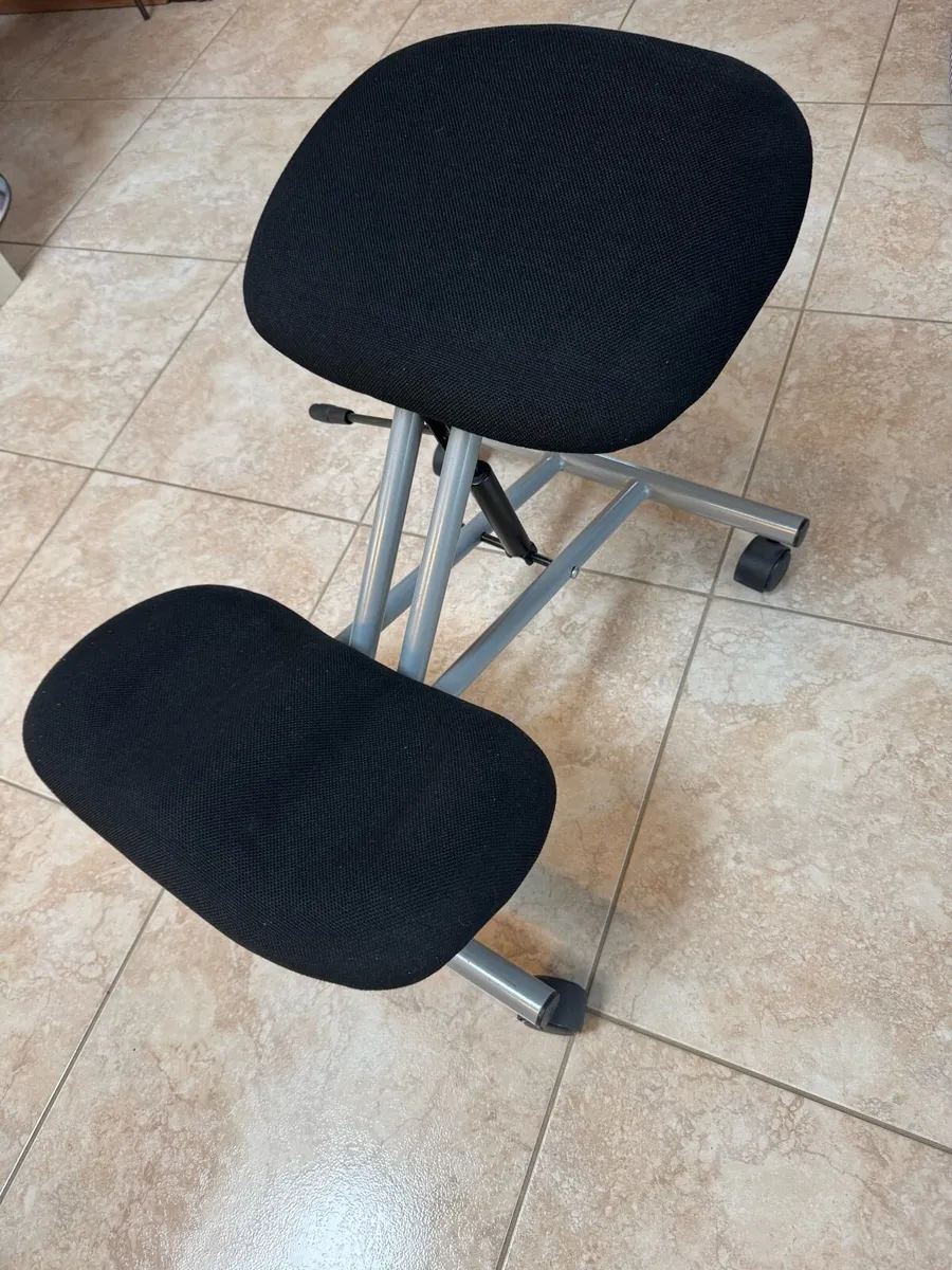 Kneeling chair