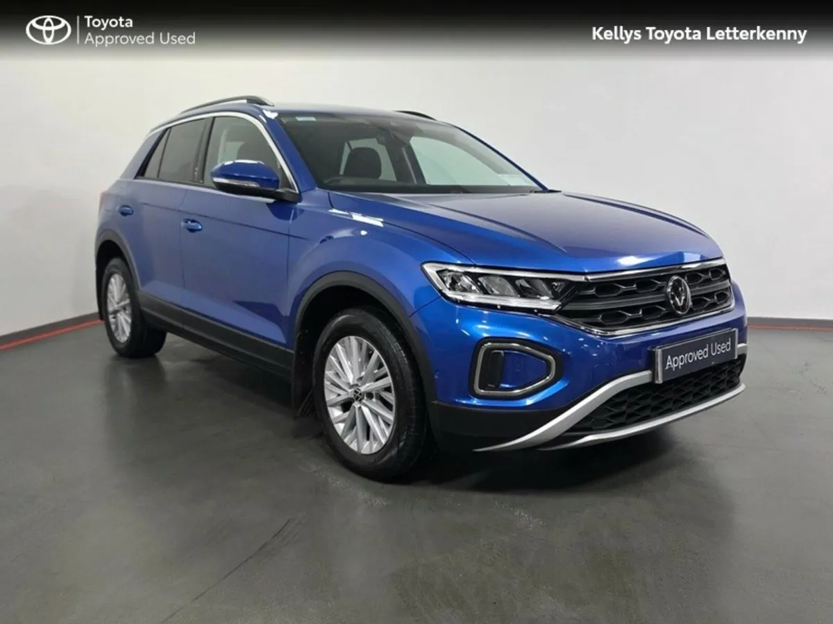 Volkswagen T-Roc LIFE 1.0 TSI MANUAL 6SPEED FWD 11 - Image 1