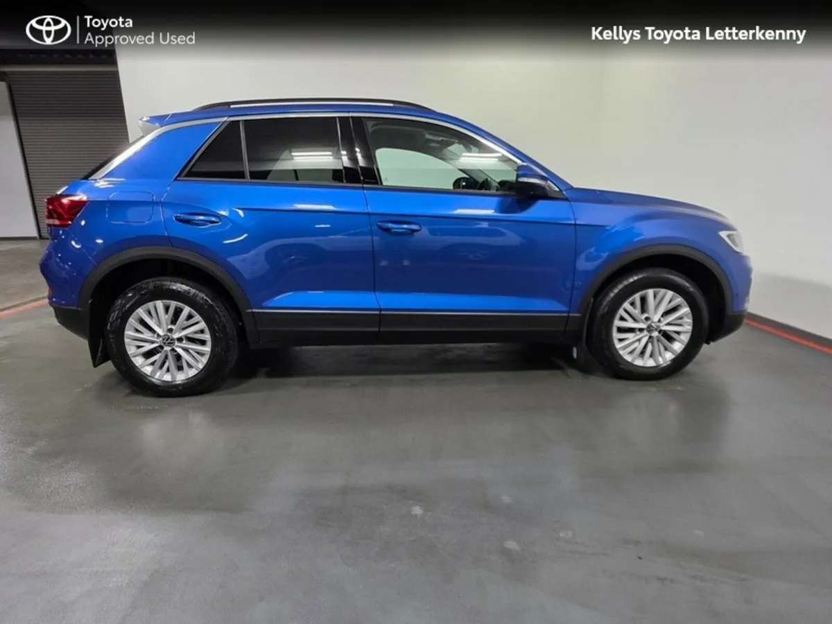 Volkswagen T-Roc LIFE 1.0 TSI MANUAL 6SPEED FWD 11 - Image 3