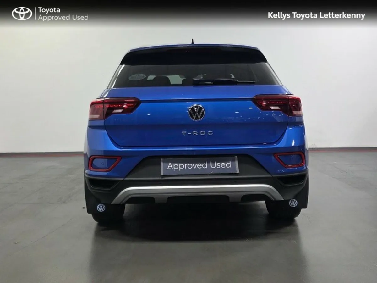 Volkswagen T-Roc LIFE 1.0 TSI MANUAL 6SPEED FWD 11 - Image 4