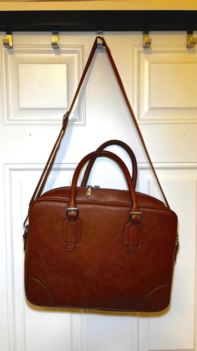 Brown leather shoulder bag - Image 1