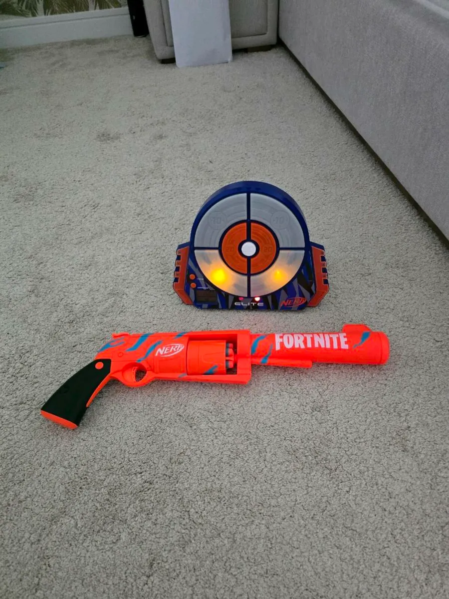 Nerf gun - Image 1