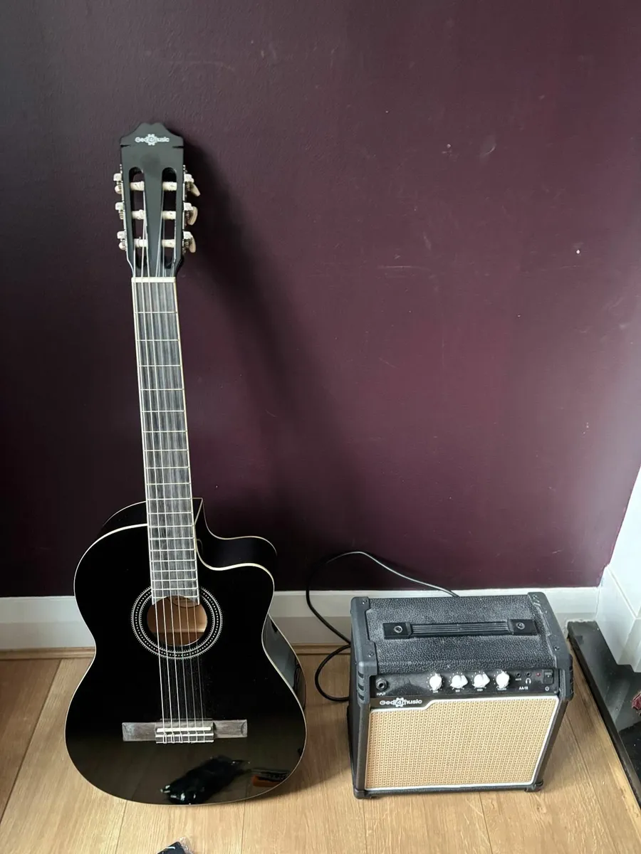 Guitar Bundle with amp - beginners nylon strings - Image 2