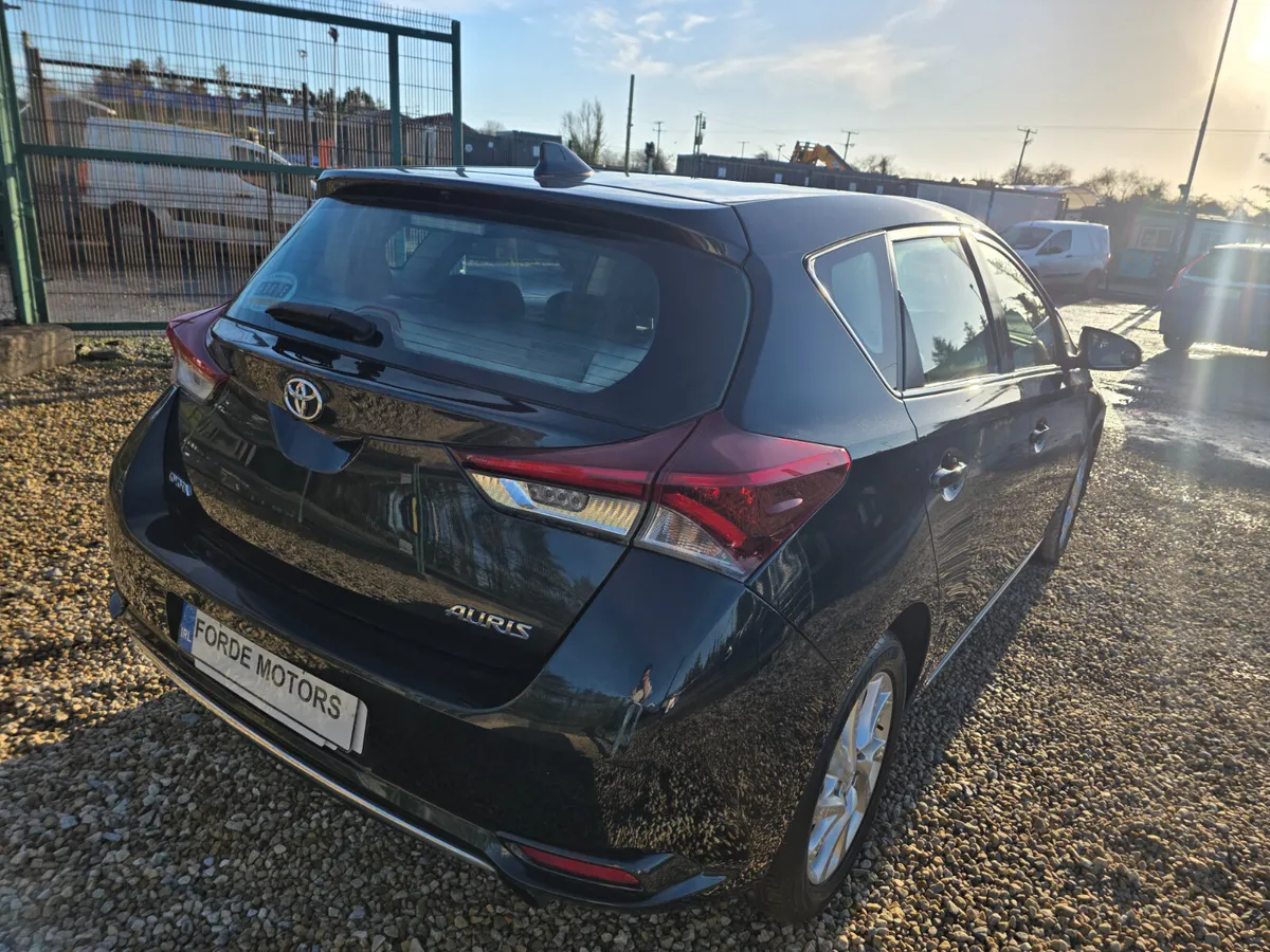 Toyota Auris Automatic Petrol 2016 - Image 4