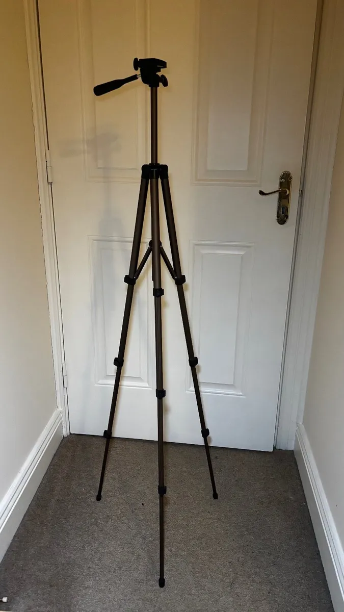 Tripod - Image 1