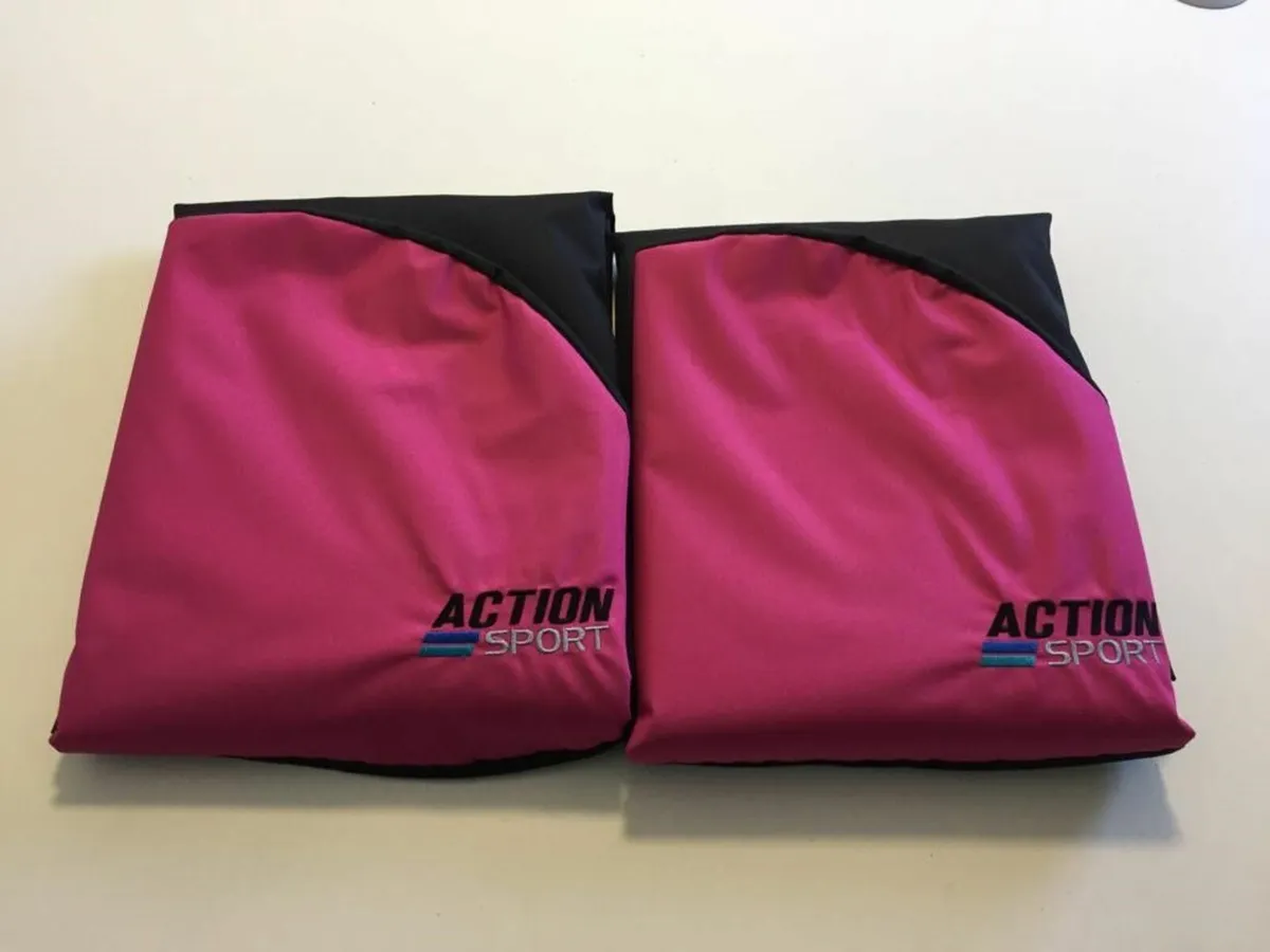 Action Sport Waterproof Seat Covers Pink/Black - Image 1