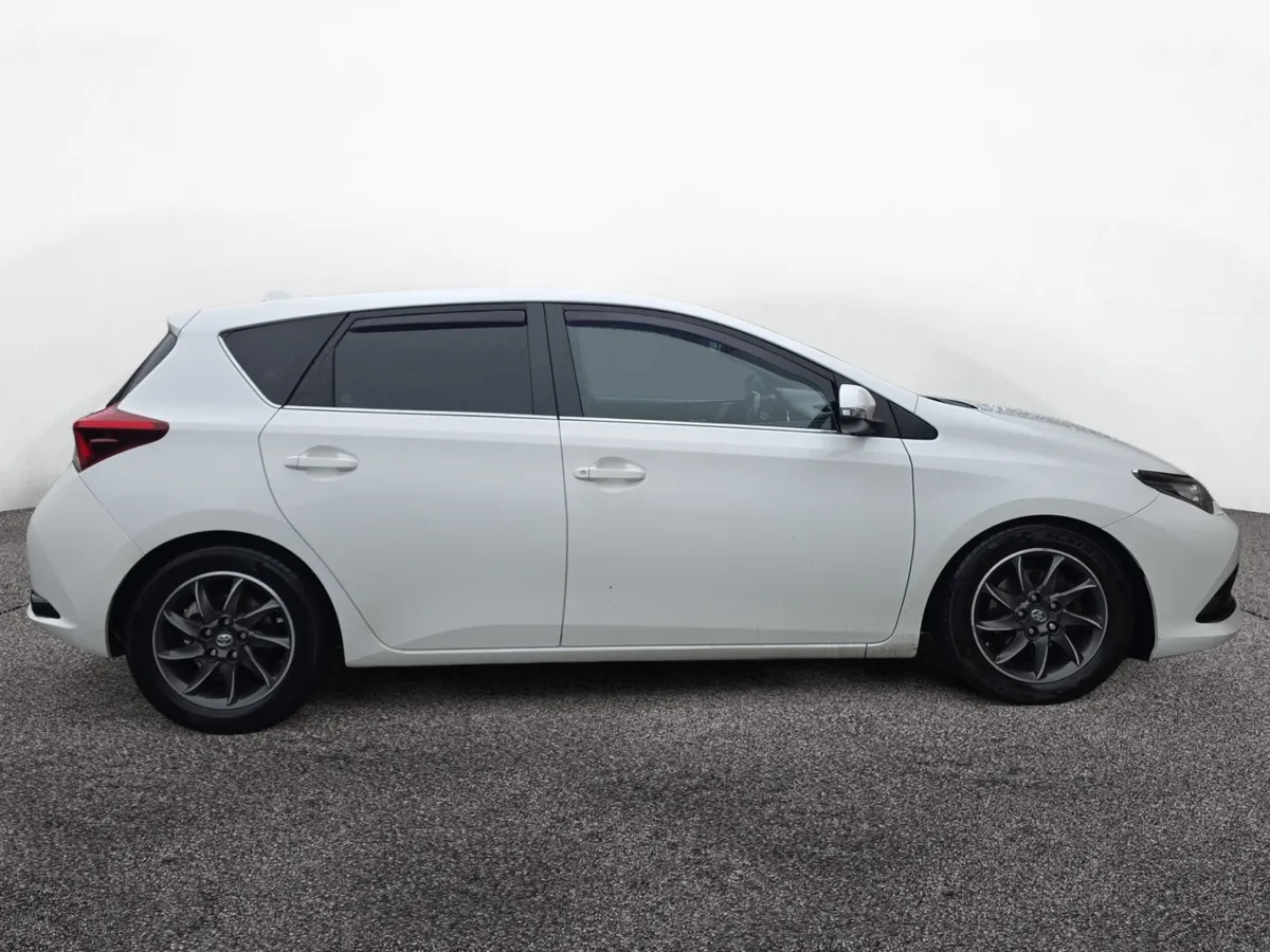 Toyota Auris 2017 Manual - Image 4