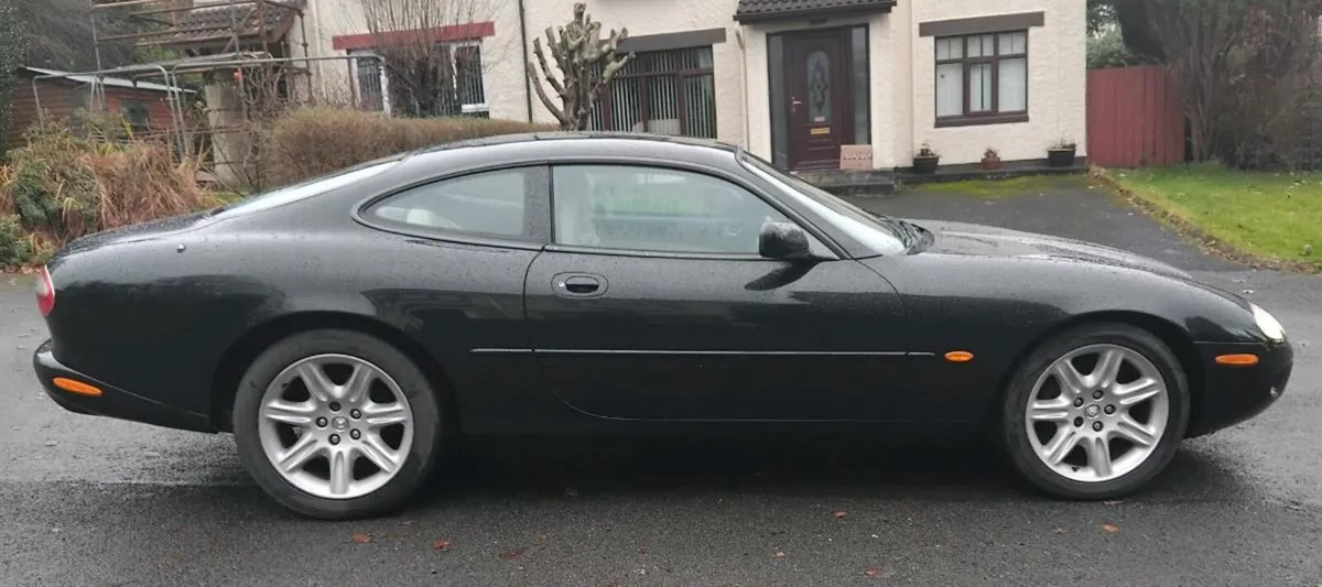 Jaguar xk8 coupe V8 - Image 4