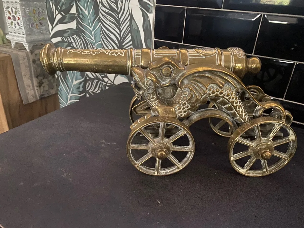 Beautiful Antique brass cannon - Image 1