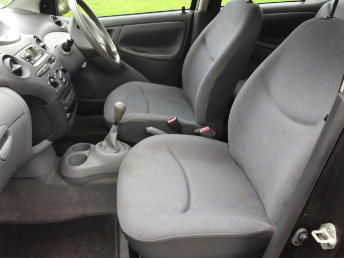 Toyota Yaris 2003 - Image 1