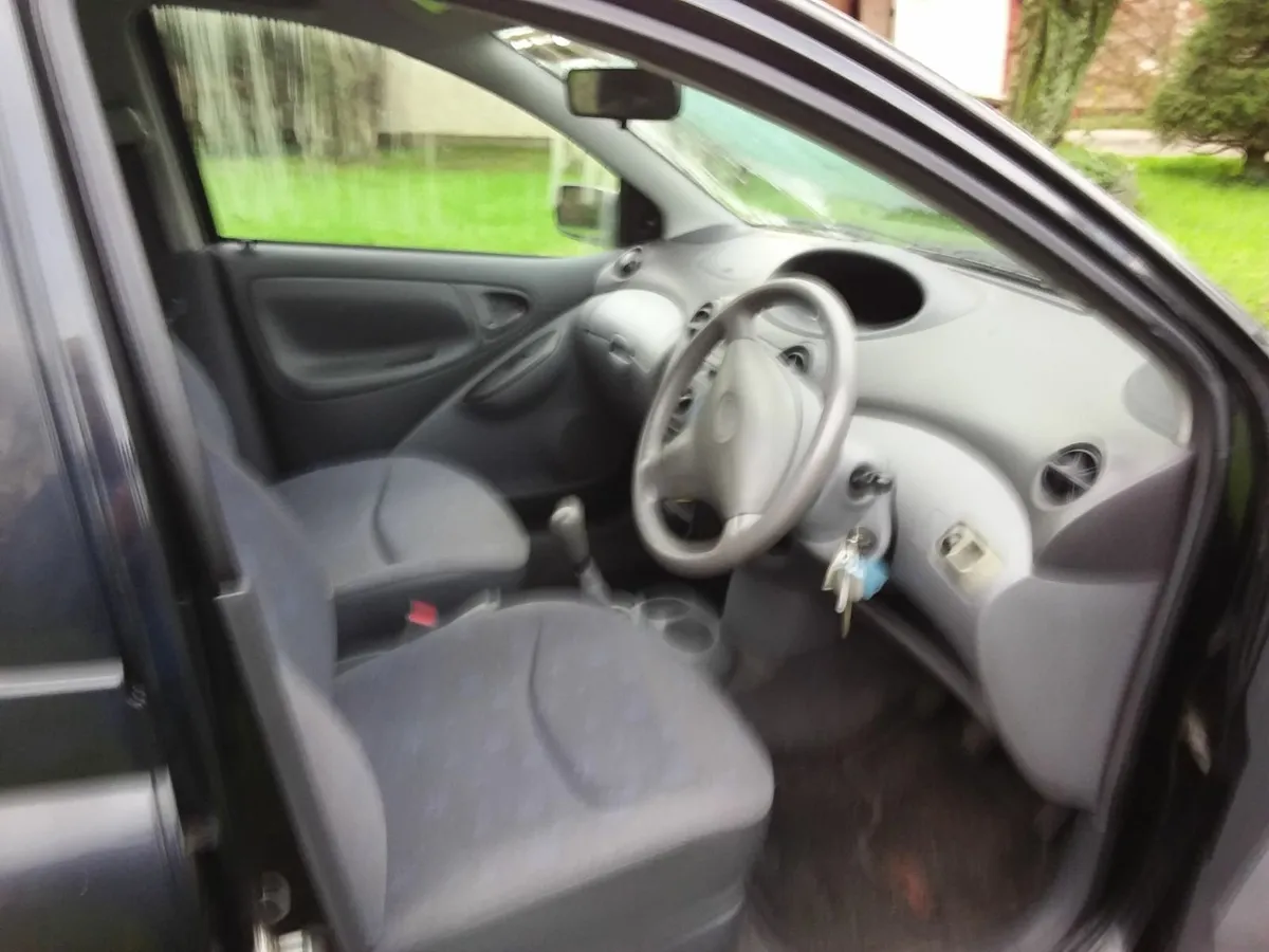 Toyota Yaris 2003 - Image 3