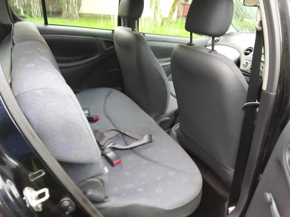 Toyota Yaris 2003 - Image 4