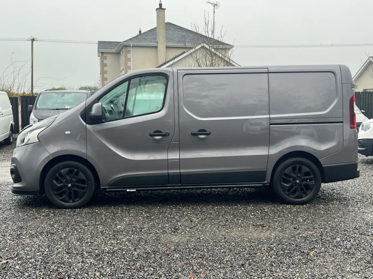 2019 RENAULT TRAFIC SPORT 120BHP - Image 3