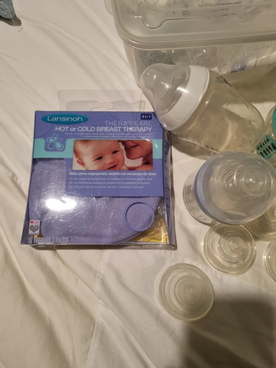 Breast Pump, bottle warmer and bottles - Image 3