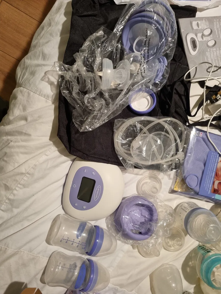 Breast Pump, bottle warmer and bottles - Image 4