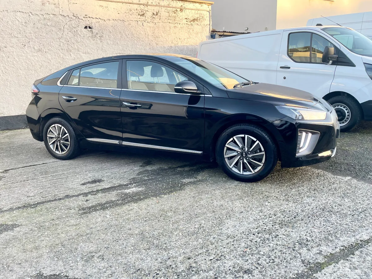 Hyundai IONIQ Premium 38KW EV Auto,2022 - Image 2