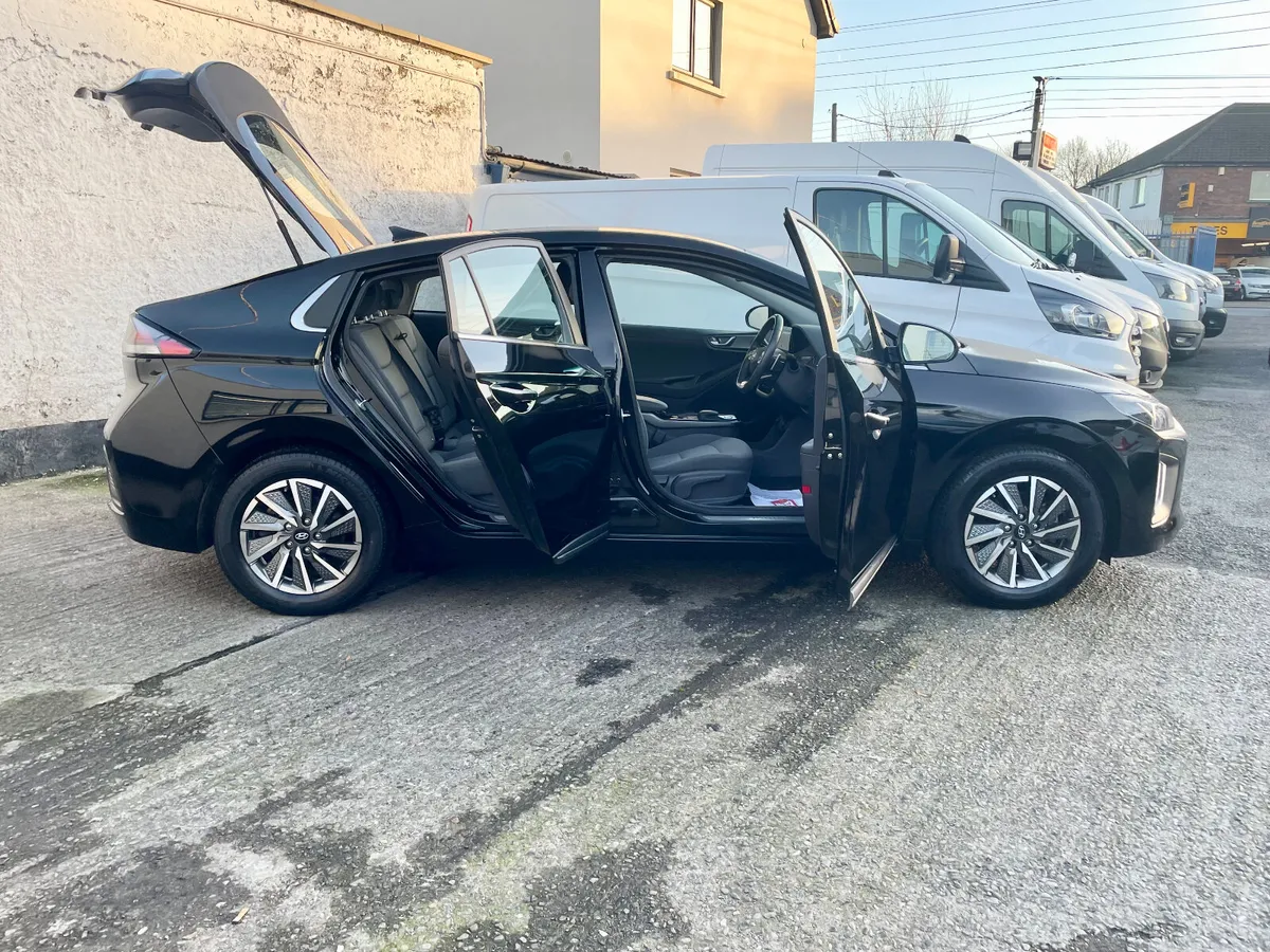 Hyundai IONIQ Premium 38KW EV Auto,2022 - Image 3