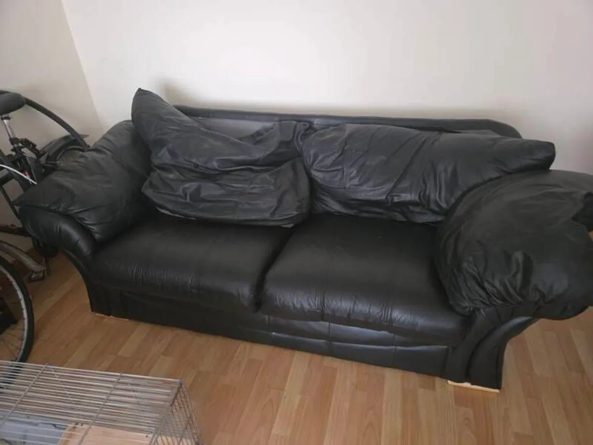 Leather couch - Image 1