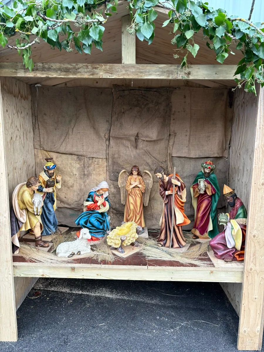 Large Nativity Set - Image 3