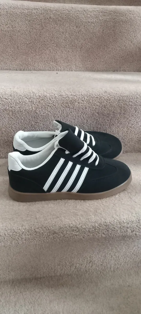 Trainers Runners size 7 uk