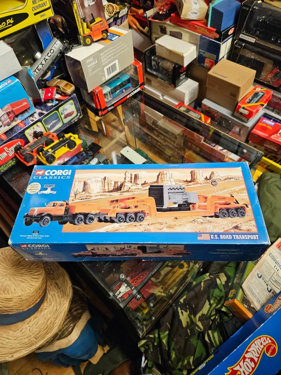 Corgi Diamond T Truck and Trailer - Image 1