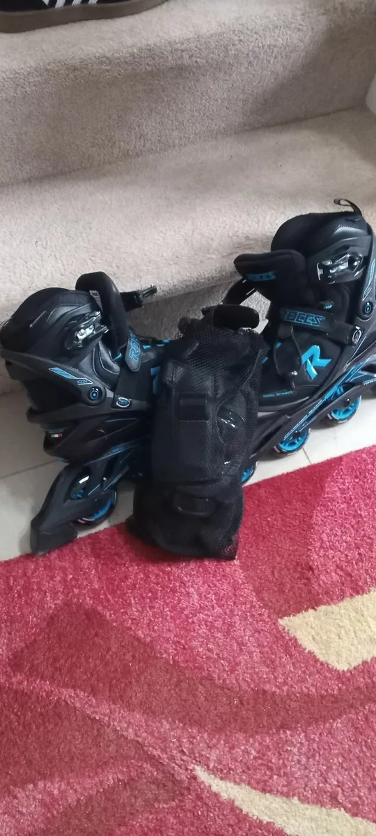 Rollerblades and kneepad protection