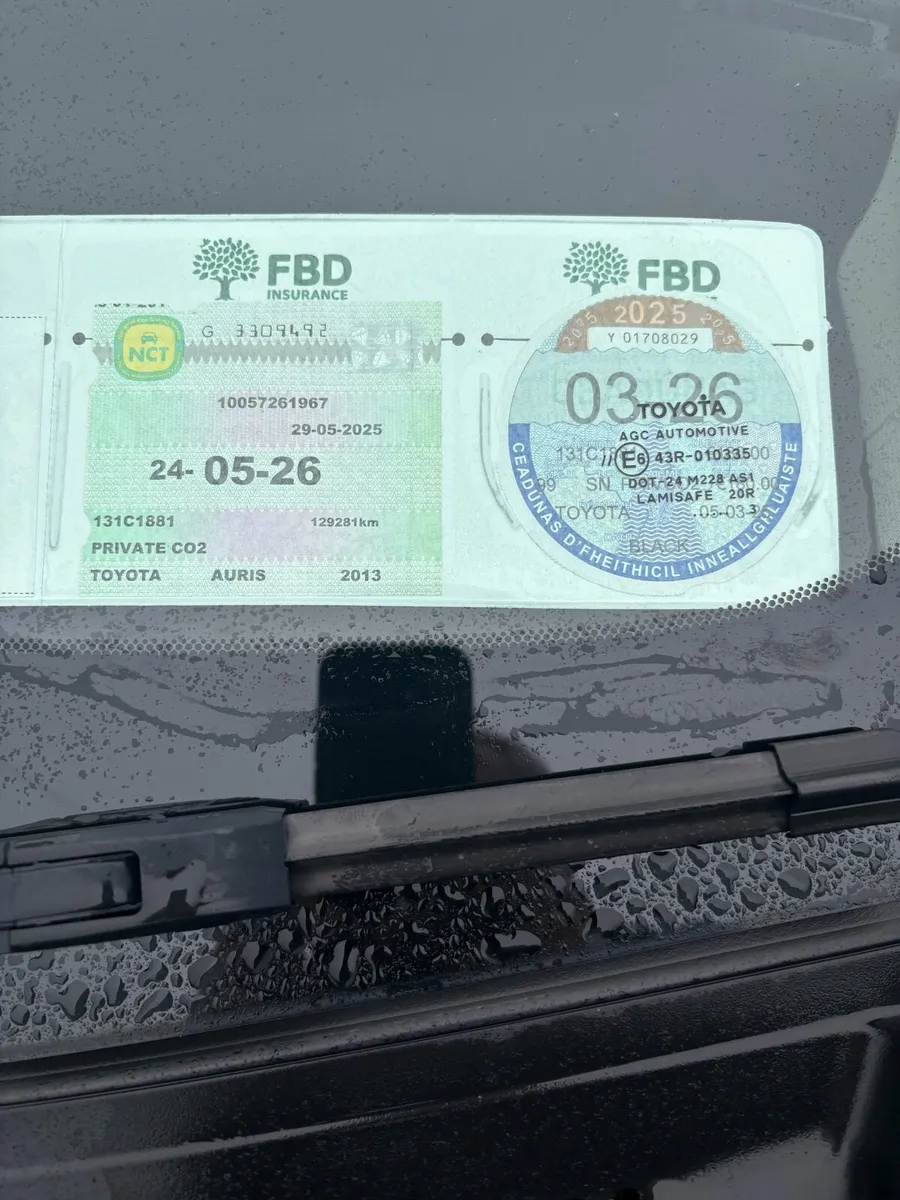 Toyota Auris 2013…low km. Like new - Image 2