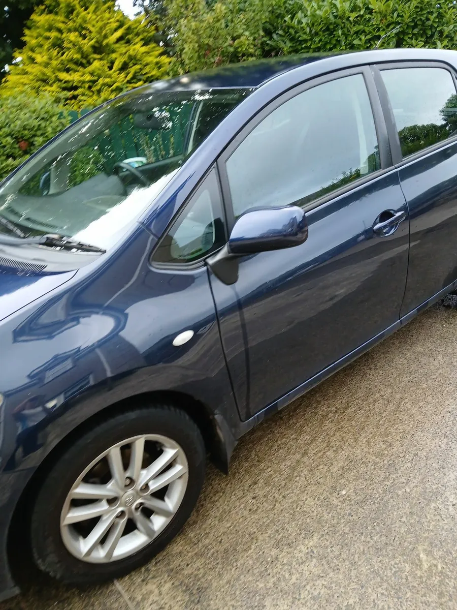 Toyota Yaris 2005 - Image 3