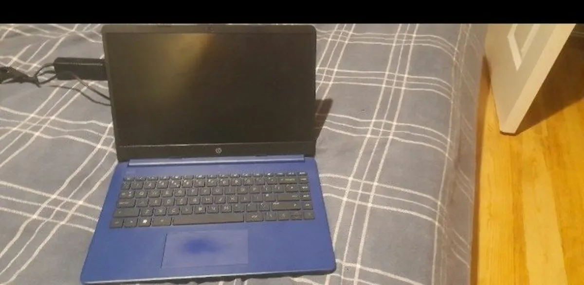 HP Laptop 11 Screen - Image 1