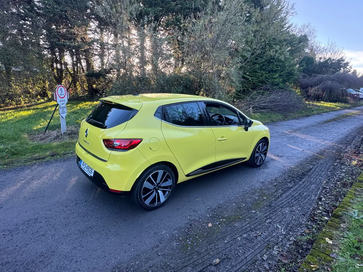 14 Renault Clio 1.2 AUTOMATIC - Image 2