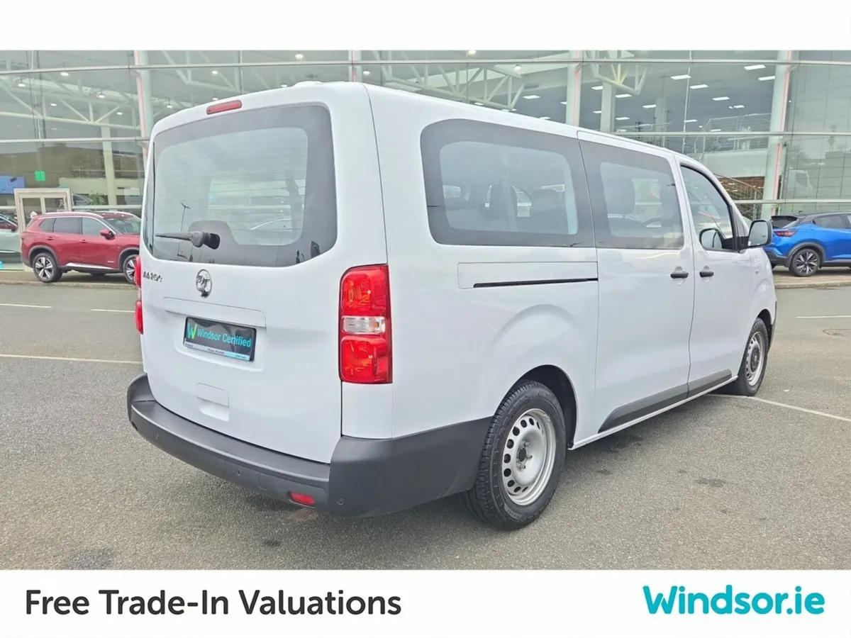 Vauxhall Vivaro Combi life 50kWh 9 Seater L2H1 XLW - Image 3