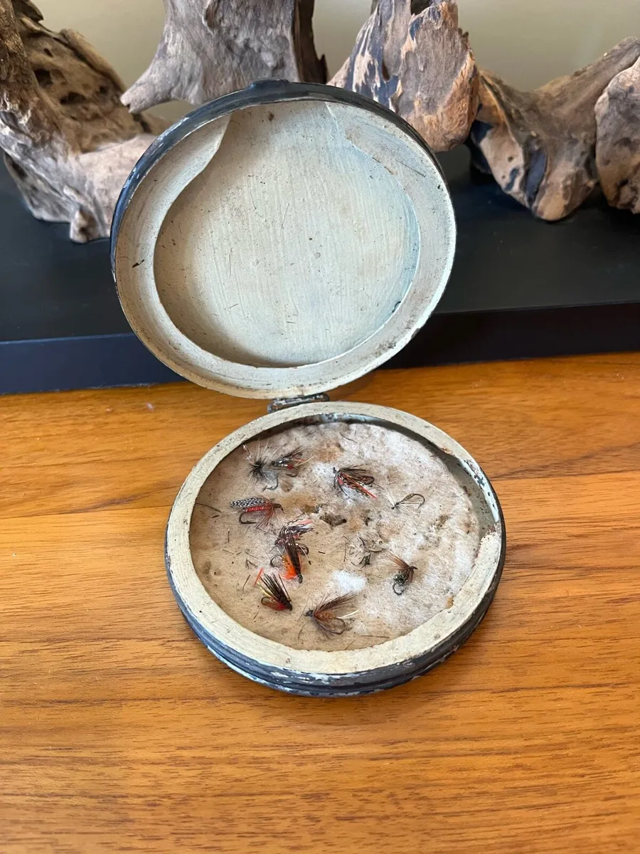 Antique Hardy Round Fly Case - Image 3