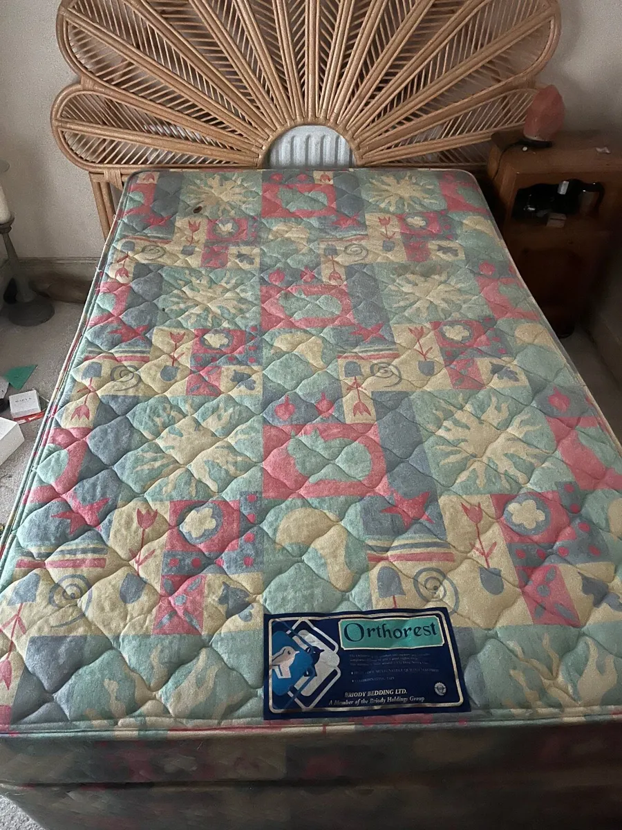 Small double bed - Image 2