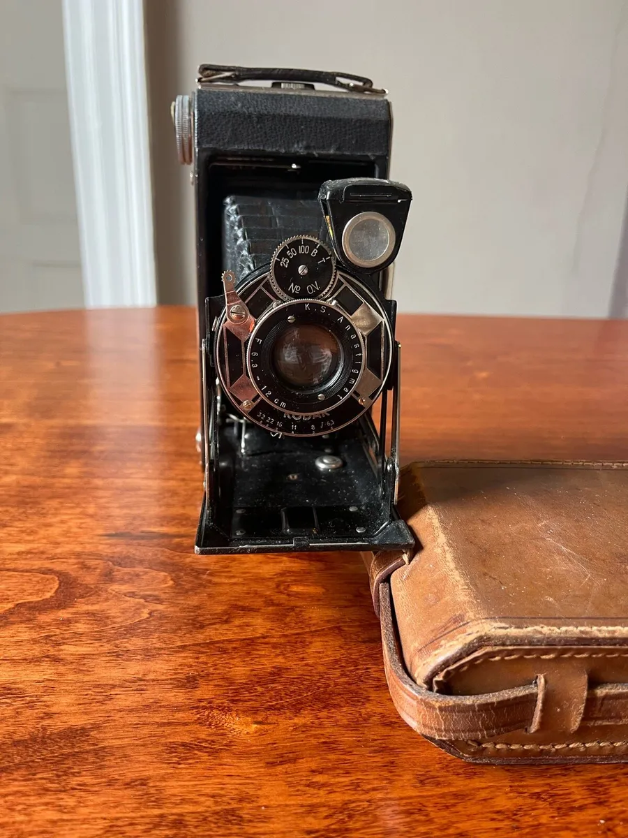 Vintage Camera - Kodak “Six-16” model C camera - Image 3