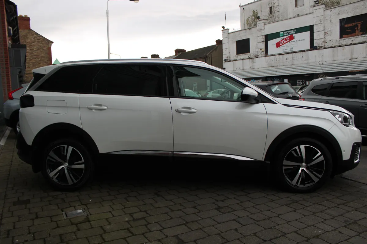 Peugeot 5008 1.2 ALLURE 2018 - Image 3