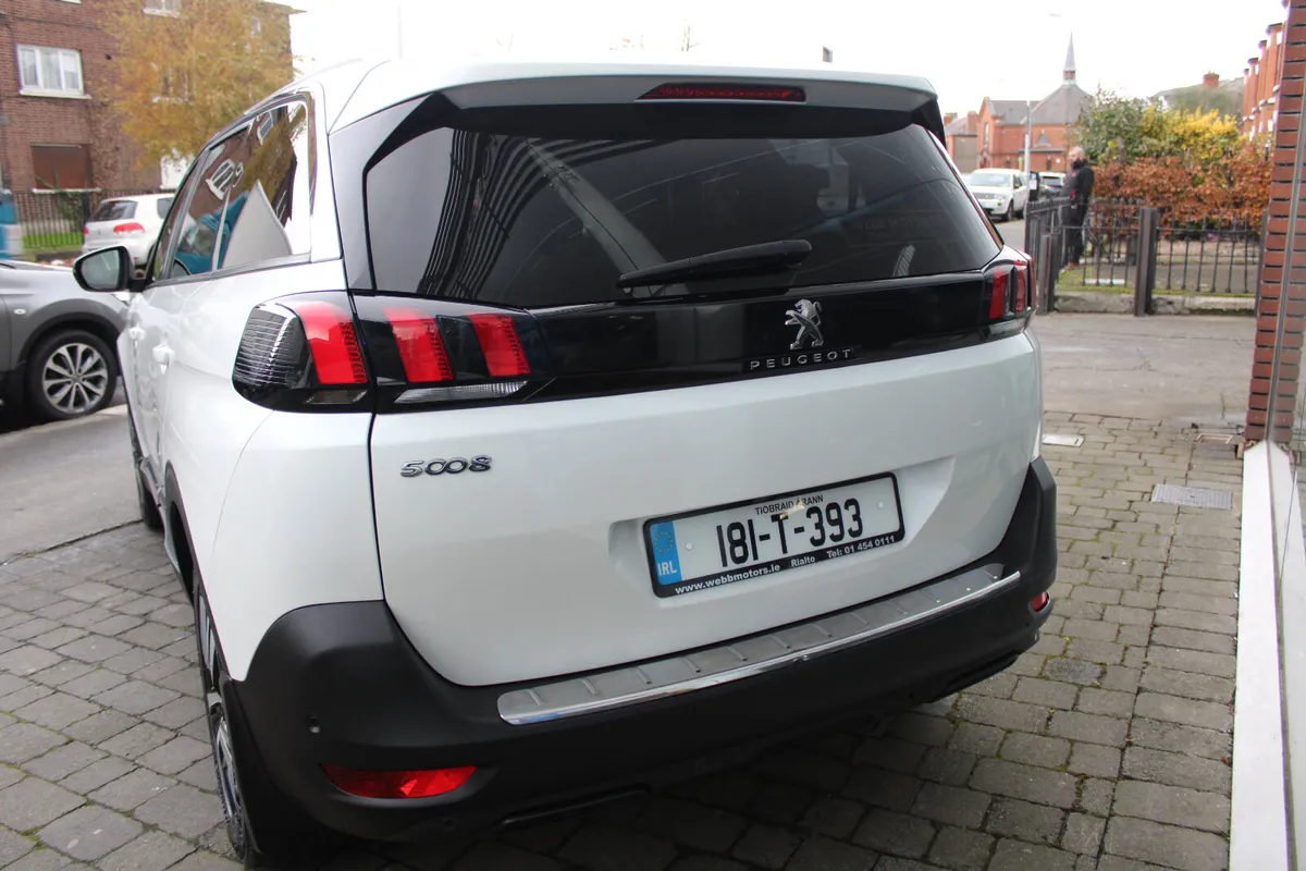 Peugeot 5008 1.2 ALLURE 2018 - Image 4
