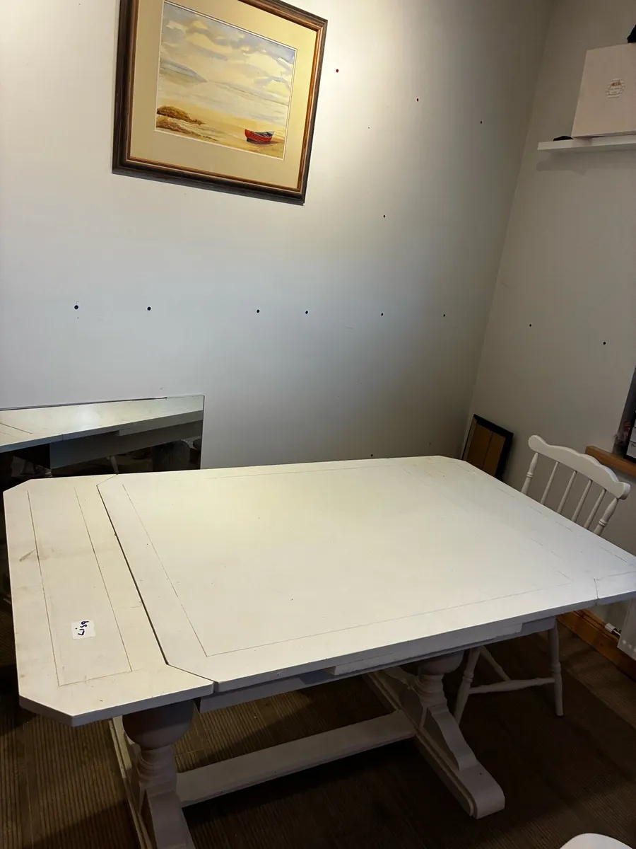 Mahogany extendable table and 4 chairs - Image 2