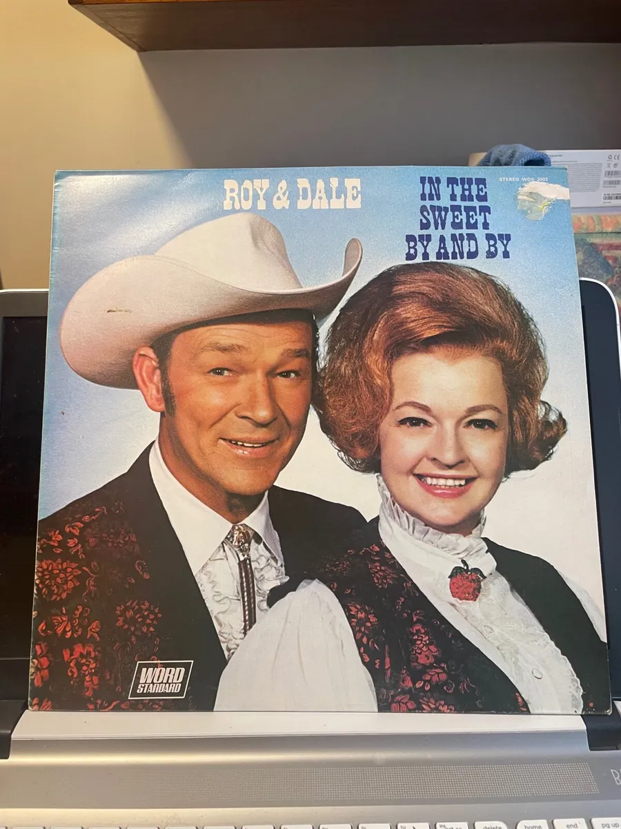 ROY ROGERS & GENE AUTRY VINYL ALBUMS - Image 1