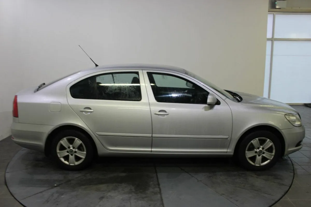 Skoda Octavia 1.6 CR TDI CLASSIC - Image 3