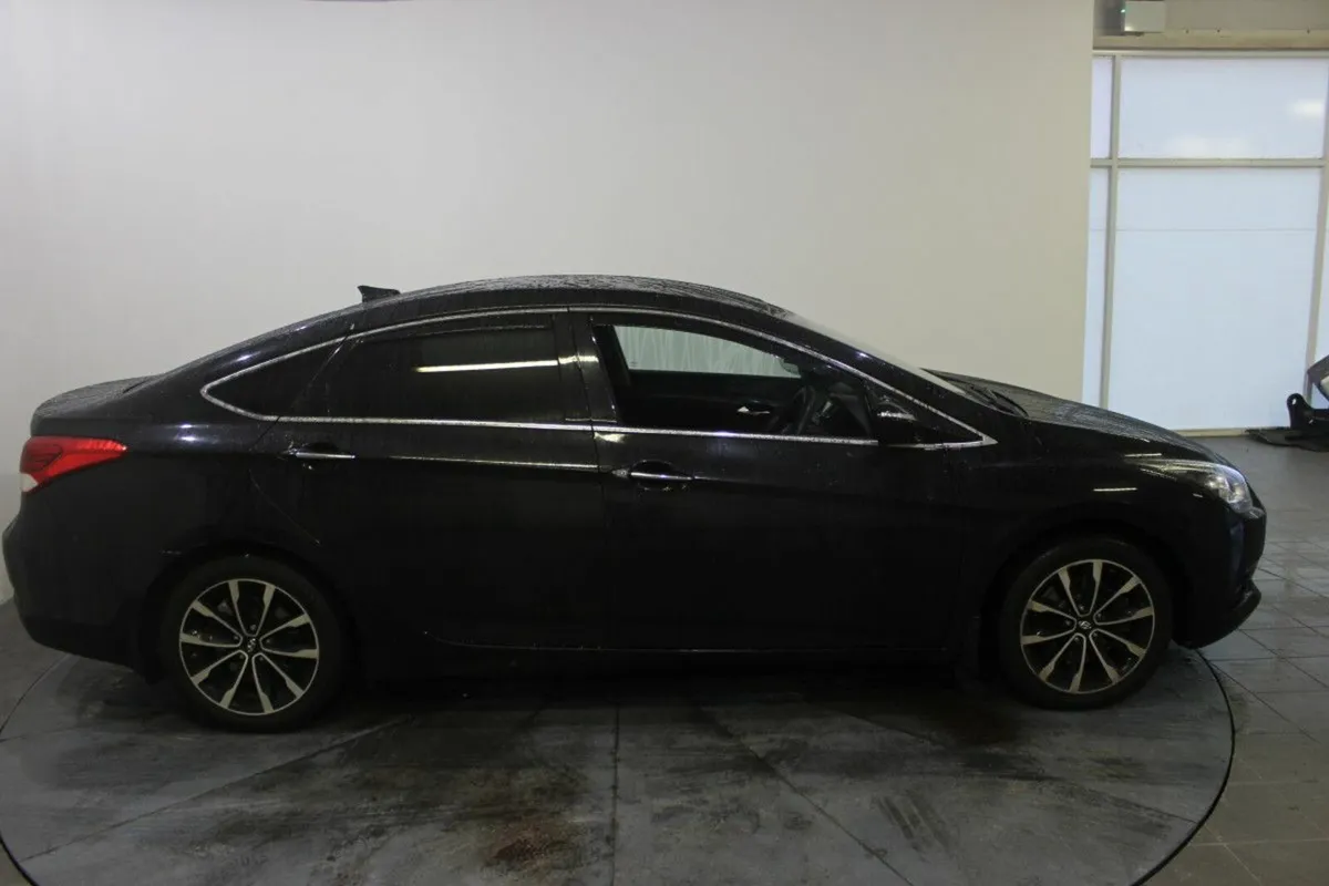 Hyundai i40 Comfort Plus 1.7 Diesel - Image 3