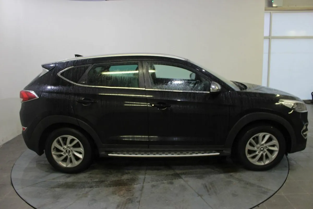 Hyundai Tucson 1.7 D Executive - Image 3